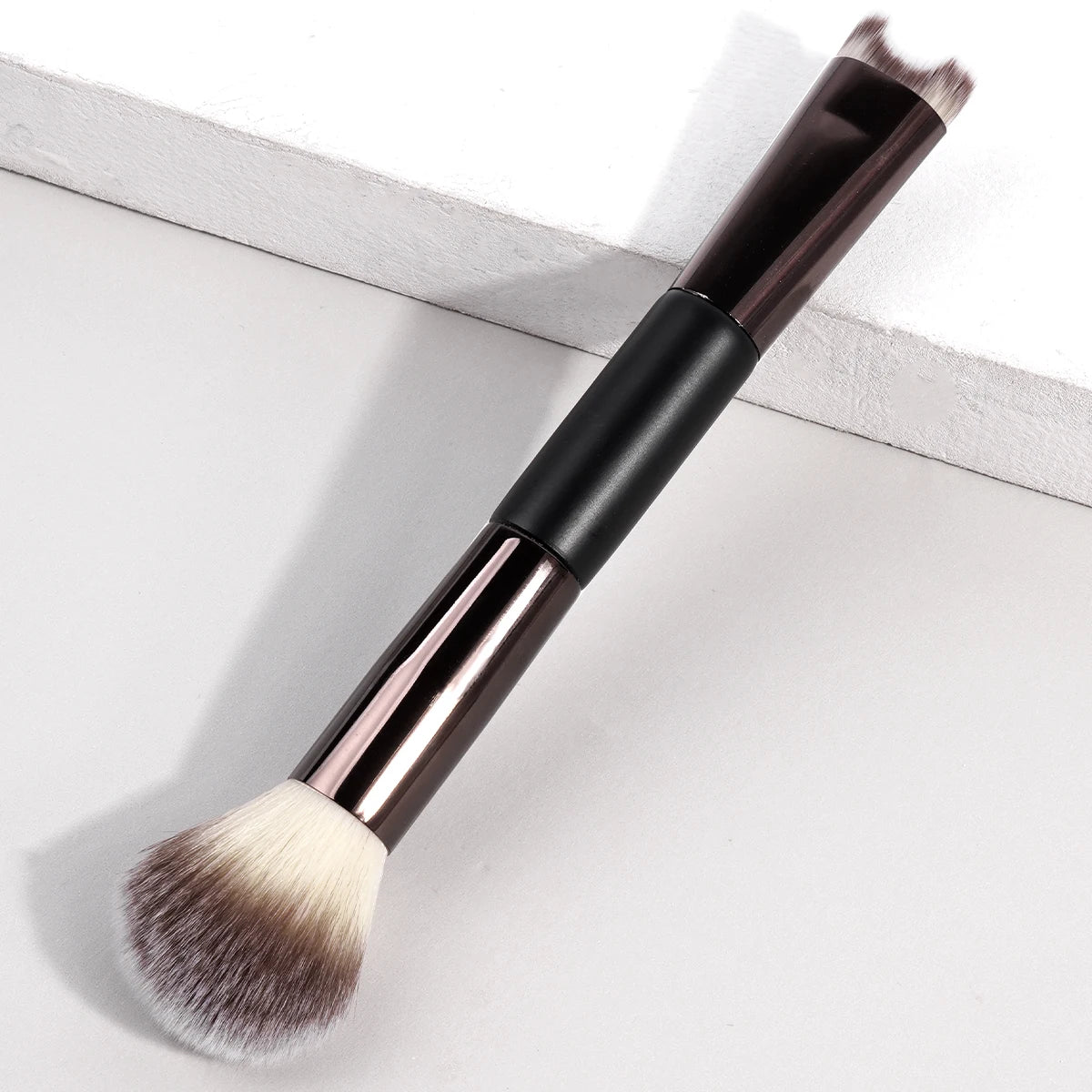 MAANGE Nose Contour U-Shaped Double Headed Makeup Brush